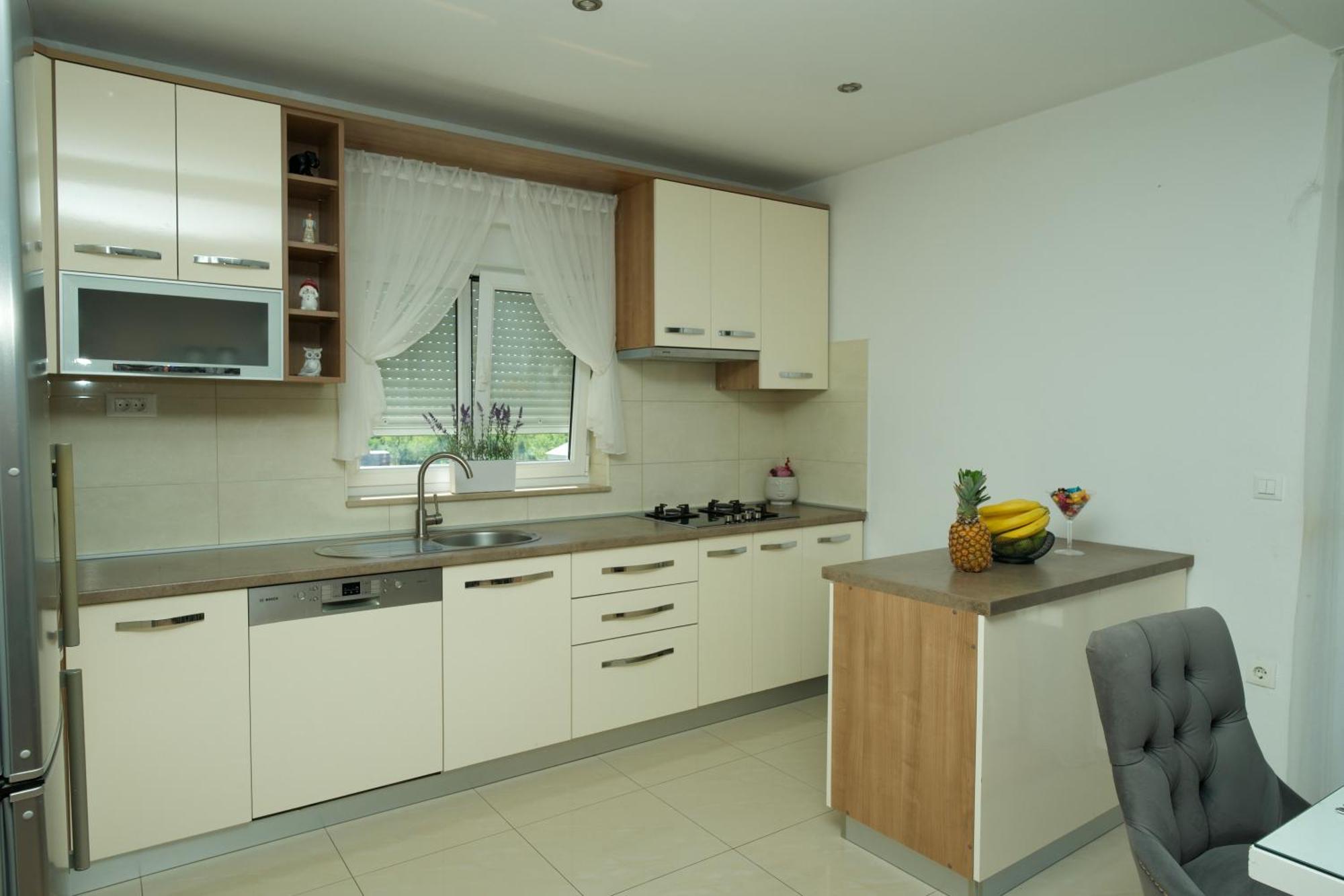 Apartment Lana Bristivica Zewnętrze zdjęcie