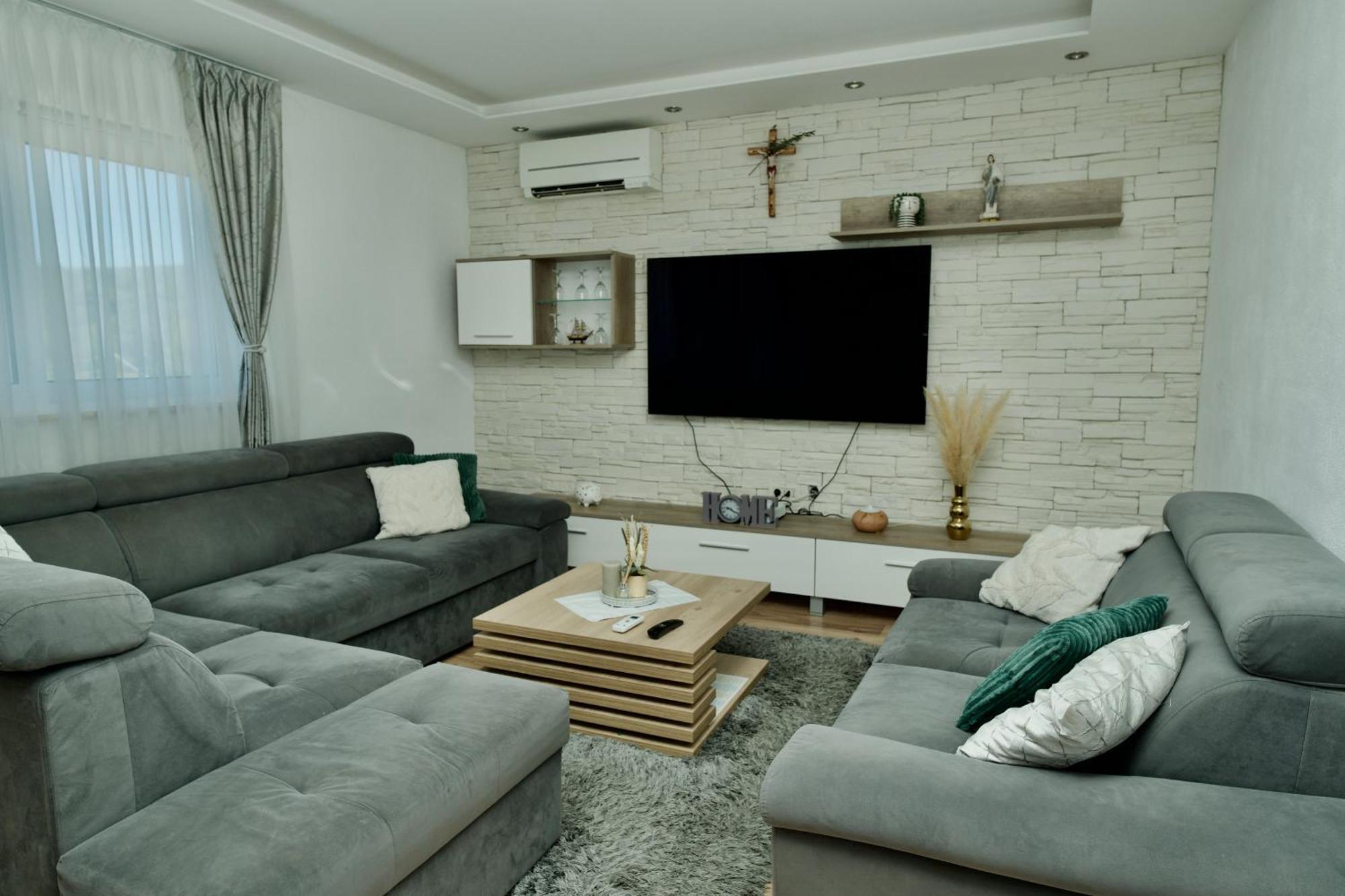 Apartment Lana Bristivica Zewnętrze zdjęcie