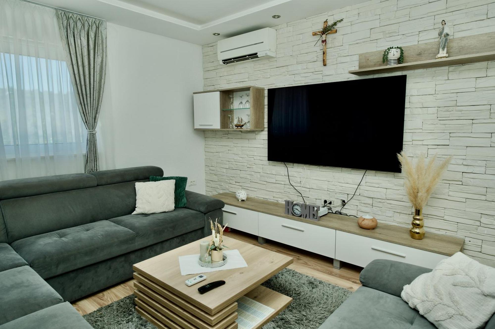 Apartment Lana Bristivica Zewnętrze zdjęcie