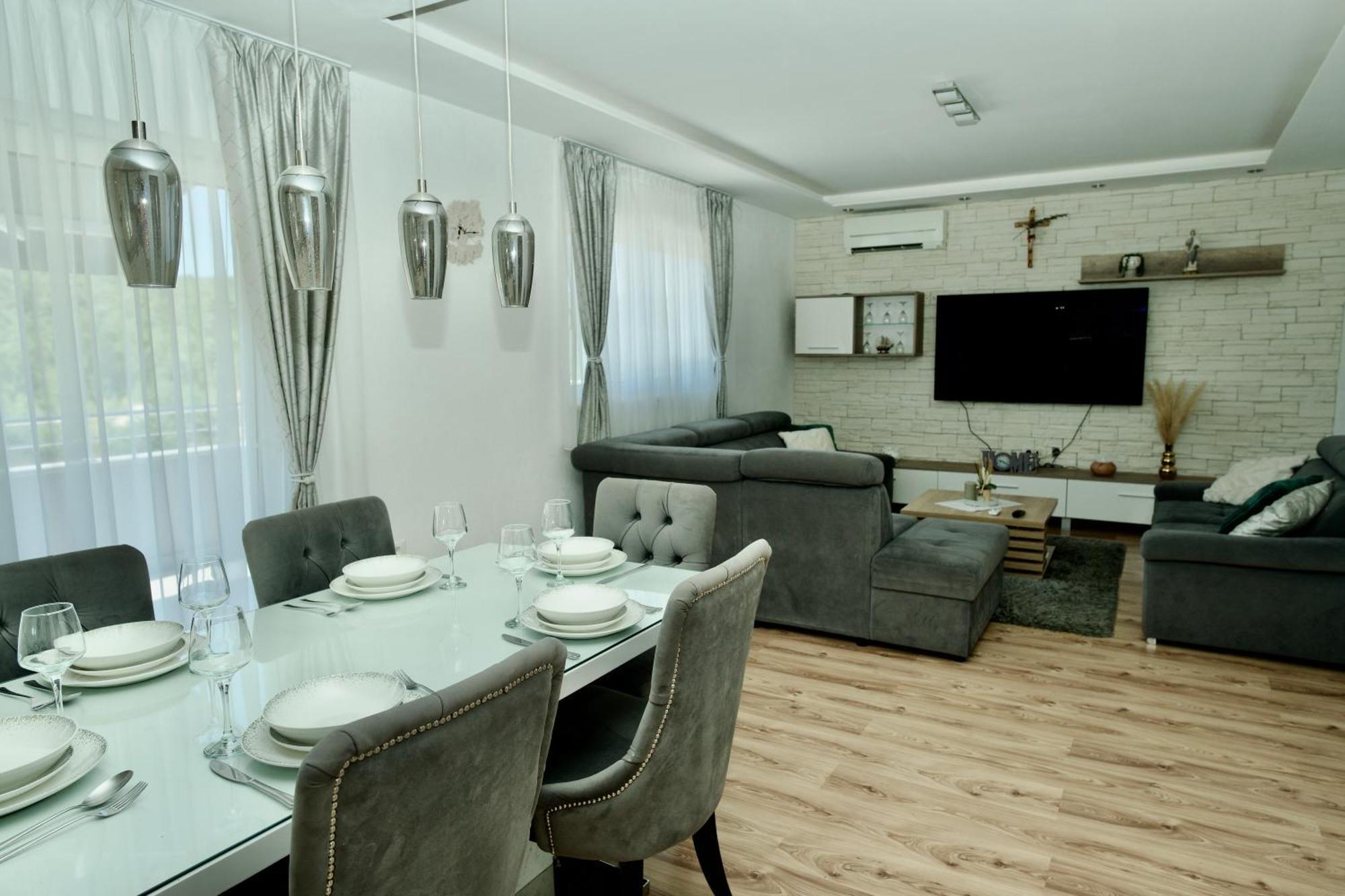Apartment Lana Bristivica Zewnętrze zdjęcie