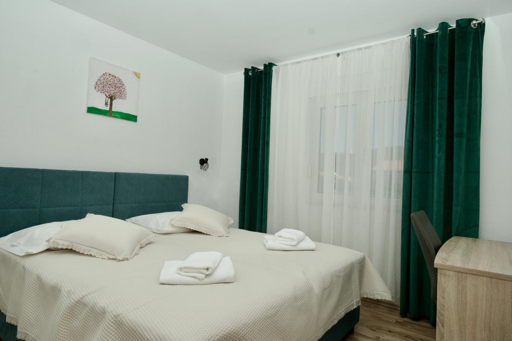Apartment Lana Bristivica Zewnętrze zdjęcie