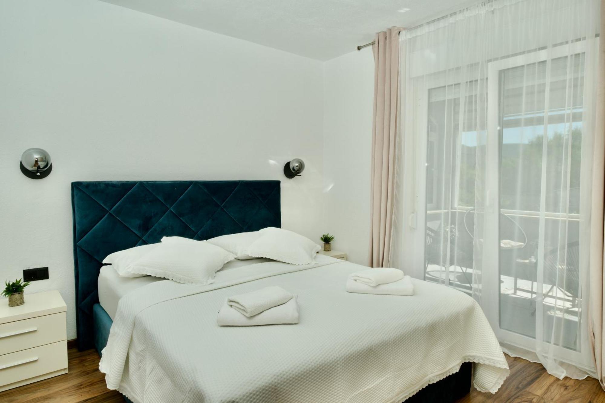 Apartment Lana Bristivica Zewnętrze zdjęcie